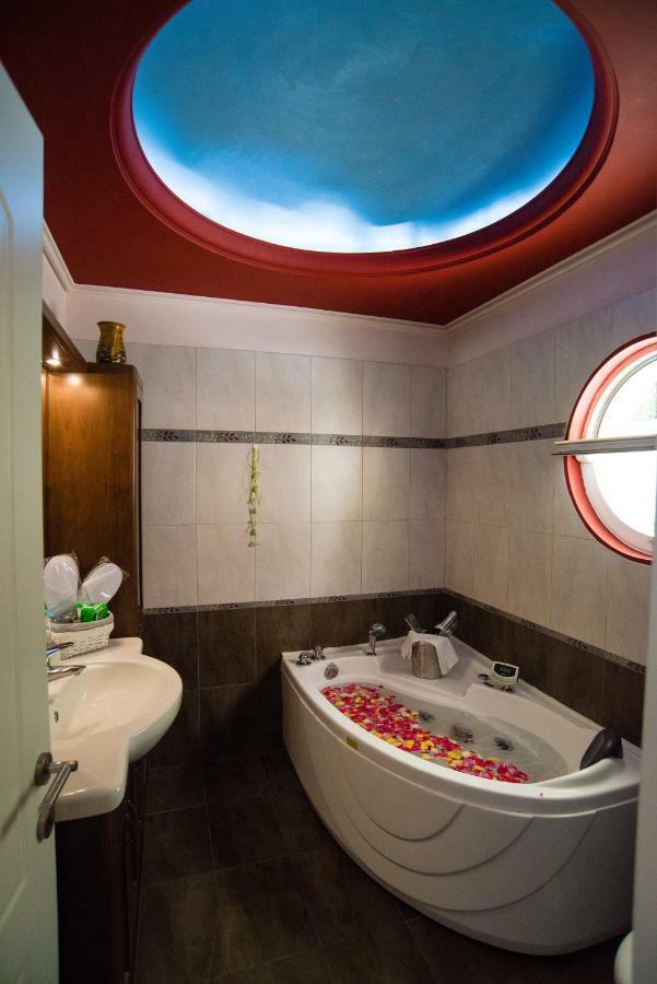Villa Olympia Vip Dhráfi エクステリア 写真